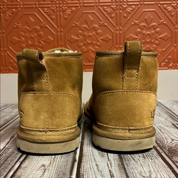 UGG Tan Suede Chukka Boots Men lace up Faux Fur main image 10